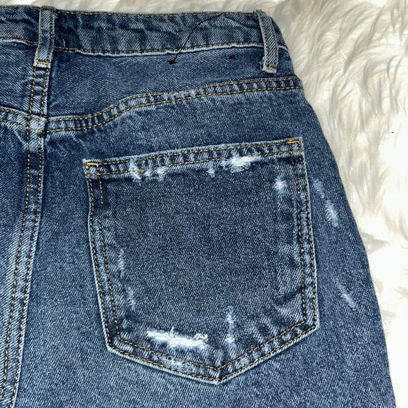 Woman’s BDG Mom Frayed Hem Jeans Size 25 - Picture 6 of 11